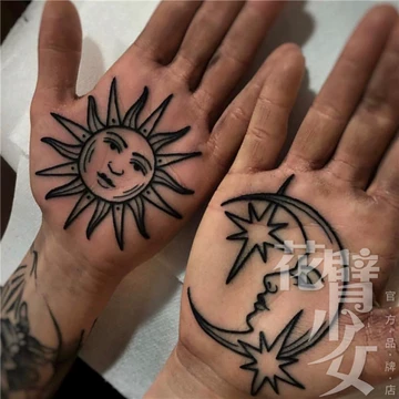 莲花纹身图案的构图方式与视觉寓意